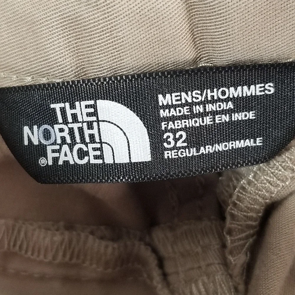 The North Face shorts men's 32 x 10 beige flex stretch outdoor hiking adventure